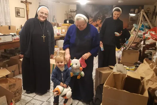 Hundreds of Catholic Convents in Poland Offering Variety of Help to Ukraine’s Refugees