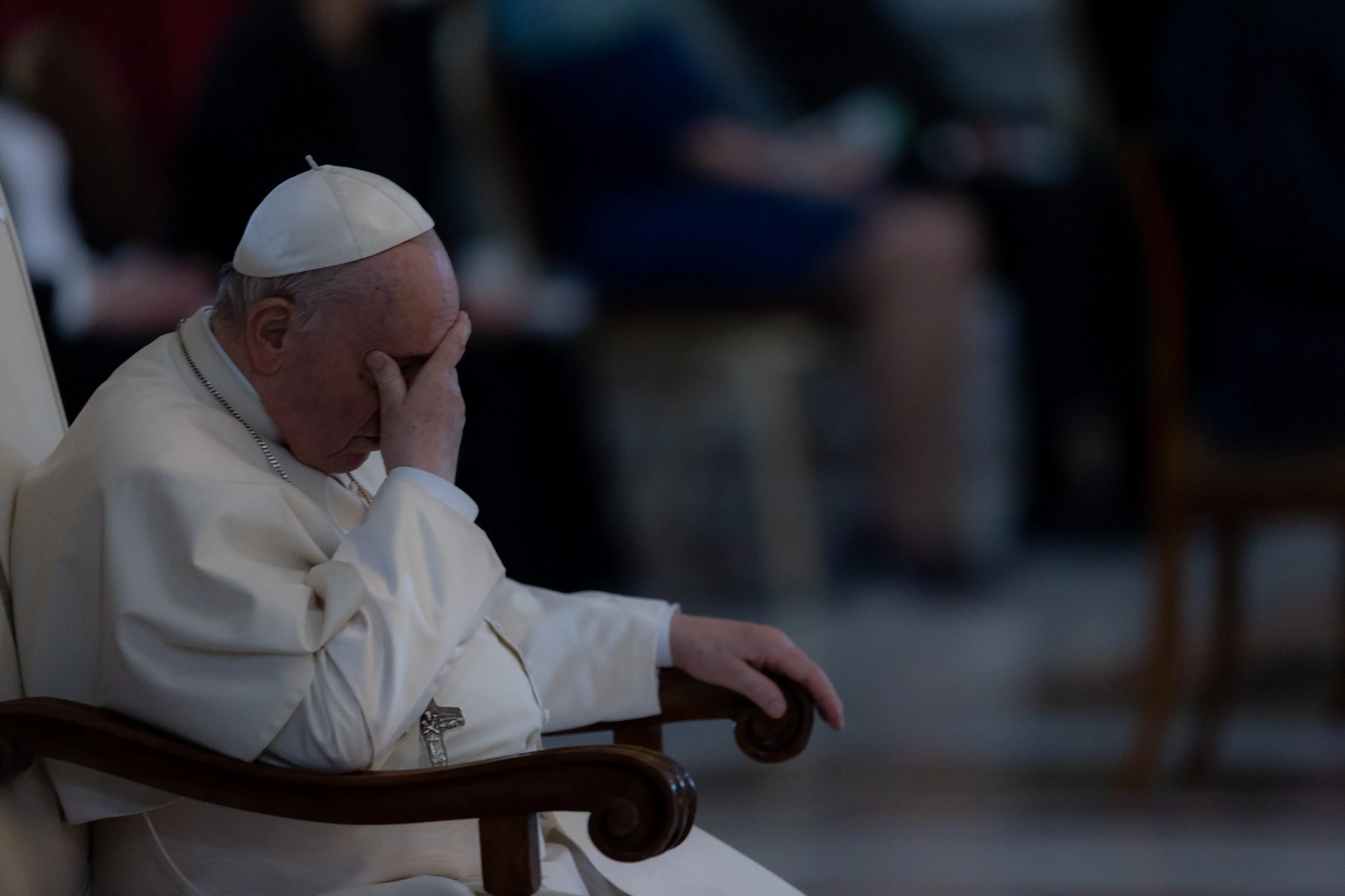 Pope Francis Weeps at Ukraine Suffering, Calls for Daily Rosary for Peace