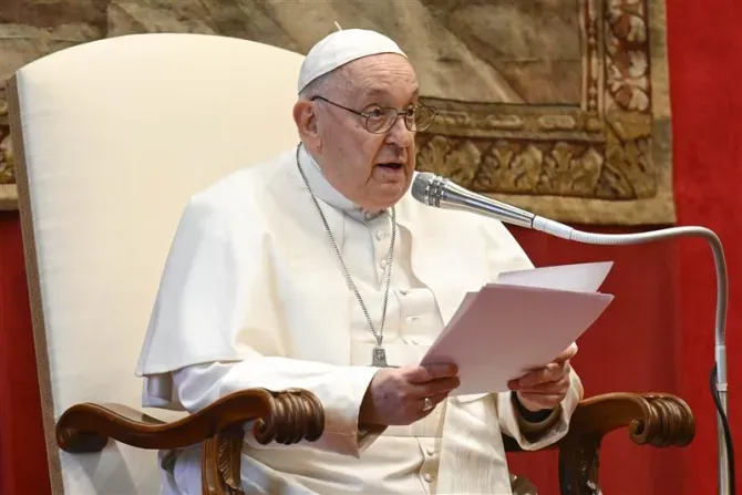 Pope Francis Calls Surrogacy "deplorable," Calls for Global Ban in Speech to Ambassadors