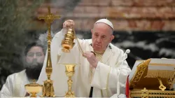 Pope Francis offers Mass in St. Peter's Basilica on April 9, 2020. Credit: Vatican Media/CNA.