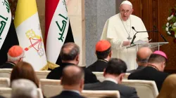 Pope Francis addresses local authorities at the Presidential Palace in Baghdad. Credit: Vatican Media.