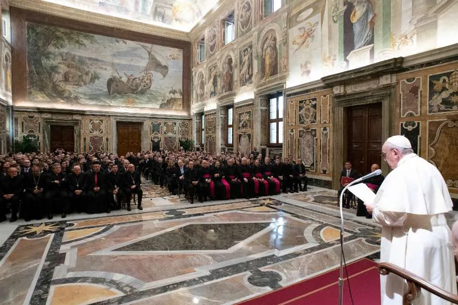 Pope Francis advises Roman Rota formation course Nov. 30, 2019. Credit: Vatican Media/CNA.