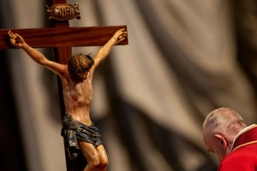 Pope Francis' Message to Those Suffering 'at the foot of the cross'
