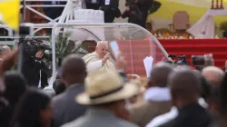 Pope Francis arrives for Mass in Antananarivo, Madagascar Sept. 8, 2019. Credit: Edward Pentin/CNA.