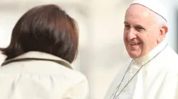 Pope Francis greets a woman Oct. 1, 2014. Credit: Bohumil Petrik/CNA.