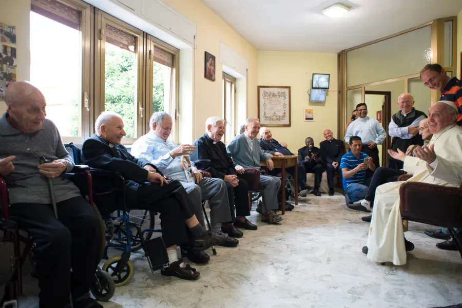 Pope Francis visits the elderly priest-residents of Casa San Gaetano in Rome, June 17, 2016. L'Osservatore Romano.