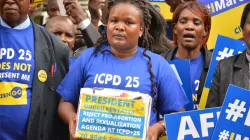 Countering ICPD25: Kenyan Ann Kioko carrying the petition to be presented to President Uhuru Kenyatta on November 11, 2019 / CitizenGO