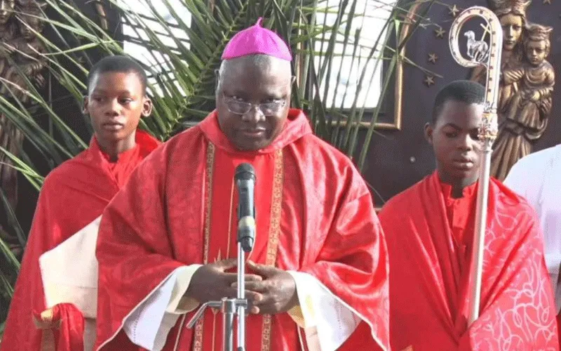 Archbishop Ignatius Ayau Kaigama of Nigeria’s Abuja Archdiocese, while presiding at the Palm Sunday Mass at Our Lady Queen of Nigeria Pro-Cathedral in the country’s capital city.