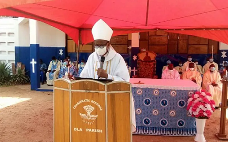 Bishop Alfred Agyenta addressing the faithful during the climax celebration to mark the Silver Jubilee of Our Lady Queen of Africa (OLA) Bolgatanga Parish of Ghana’s Navrongo-Bolgatanga Diocese on 16 May 2021. Credit: Courtesy Photo