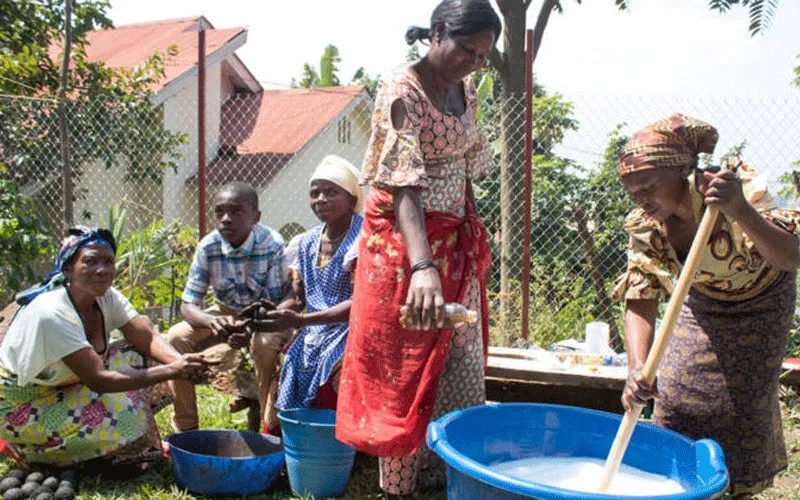 Supported by CAFOD, the Olame Centre women's group in the DR Congo are making detergent and soap to combat the spread of COVID-19. / Catholic Agency for Overseas Development (CAFOD)