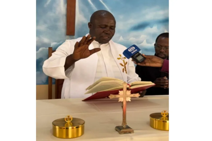 Una parroquia católica profanada en Angola recibe dos ciporios tras cubrir ACI África