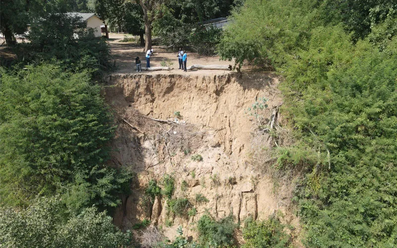 River bank erosion at Chitsungo Mission Hospital, Zimbabwe. Credit: Chinhoyi Diocese/Facebook