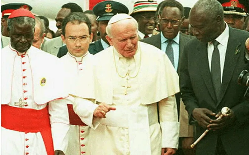 The late retired president Daniel Moi with Pope John Paul II / Getty images
