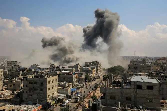 Smoke increases after Israeli airstrikes on the city of Rafah in the southern Gaza Strip, Oct. 10, 2023. | Credit: Anas-Mohammed/Shutterstock