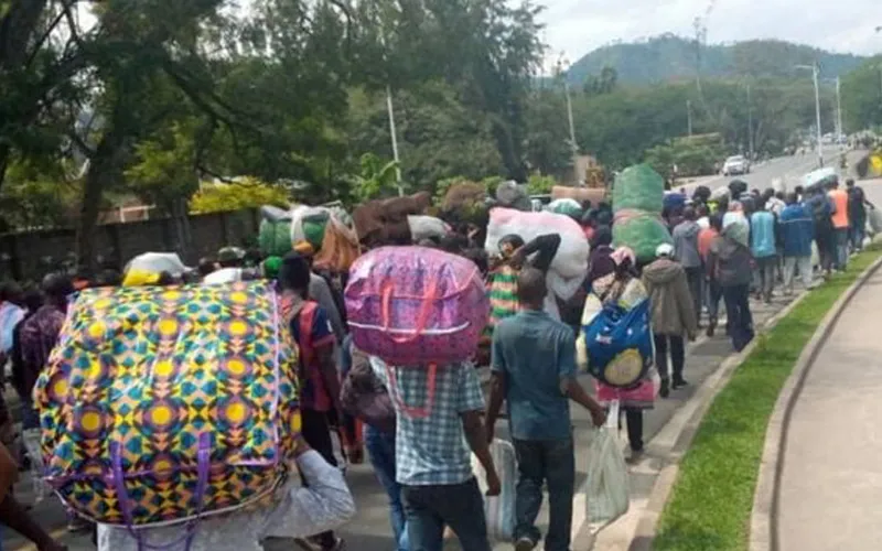 Thousands evacuated from Goma in the Democratic Republic of Congo following threats of another volcanic eruption. Credit: Nelson Mantama