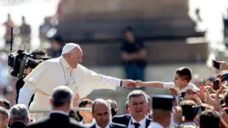 Pope Francis greets pilgrims in St. Peter's Square June 19, 2019 / Daniel Ibañez/ACI Africa