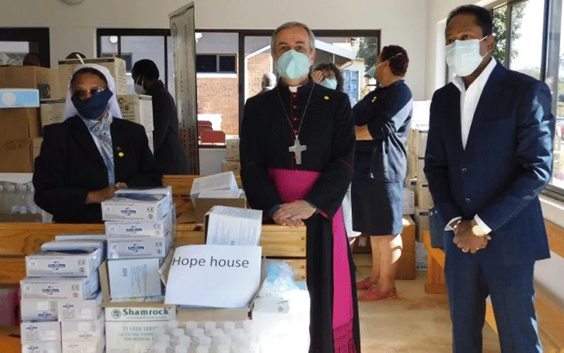 Bishop Jose Luis with representatives of mission hospitals that will benefit from COVID-19 essentials courtesy of a donation by Italian Bishops Conference. / (Bishop) Jose Luis/ Facebook
