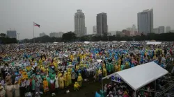 Millions gather in Manila for Pope Francis' closing Mass on Jan. 18, 2015. / Alan Holdren/CNA.