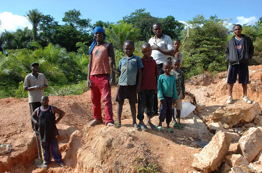 Mining in Kailo, DRC / Julien Harneis (CC BY-SA 2.0)