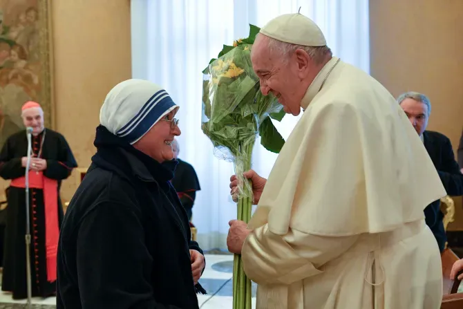 Pope Francis celebrated his 86th birthday with the Missionaries of Charity, honoring three people who care for “the poorest of the poor” with the Mother Teresa Award on Dec. 17, 2022. | Vatican Media