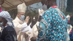Archbishop Hubertus van Megen blesses congregants at the installation of Archbishop Maurice Muhatia Makumba as the Local Ordinary of the Archdiocese of Kisumu. Credit: ACI Africa