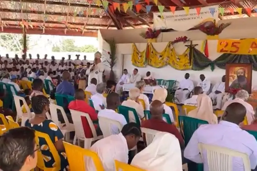 Bishop Alberto Vera Aréjula  of Nacala Diocese addressing staff and students during the 25th anniversary of the Women Community Polytechnic Institute, an institution under the auspices of Comboni Missionary Sisters (CMS) in Mozambique. Credit: Nacala Diocese