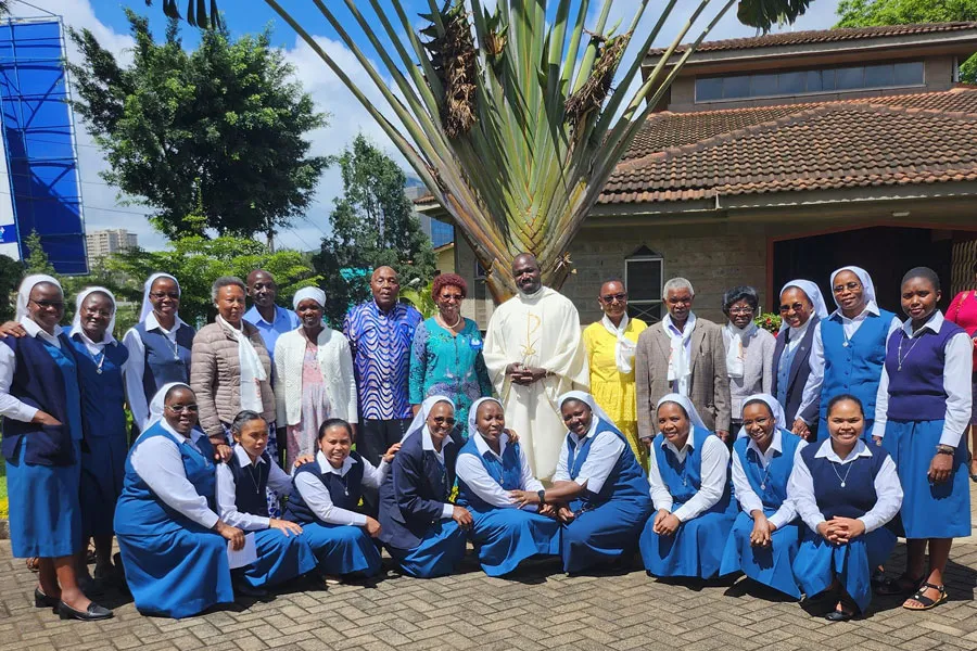 Members of the Association of Pauline Cooperators (APC), the lay association of the Pious Society of the Daughters of St. Paul (FSP) celebrating the Silver Jubilee of Michael and Grace Njuguna. Credit: Sr. Praxides Nafula