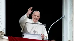 Pope Francis waves during Regina Coeli address on May 2, 2021./ Vatican Media/CNA.