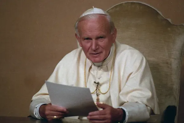 Journalists Contradict Allegations of "cover up" Against John Paul II Before He was Pope