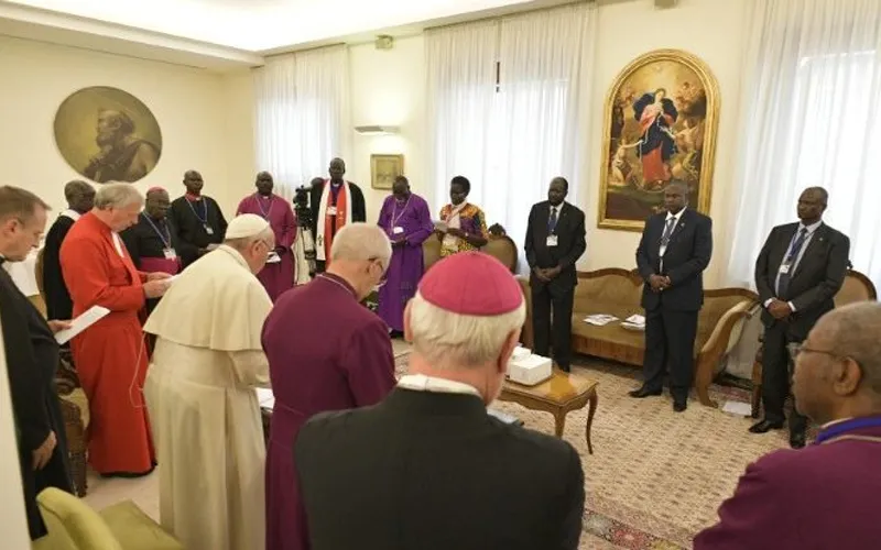 Pope Francis meets with leaders of South Sudan on a spiritual retreat in the Vatican in April 2019. Credit: Vatican Media