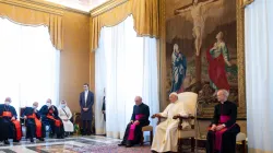 Pope Francis meets with Vatican journalists on Nov. 13, 2021. Vatican Media/CNA