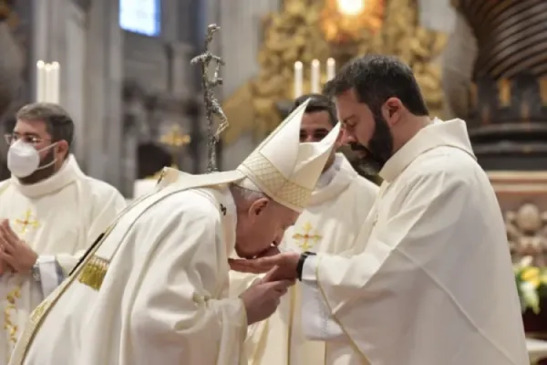 “You will be shepherds like him”: Pope Francis to New Priests He Ordained on Sunday