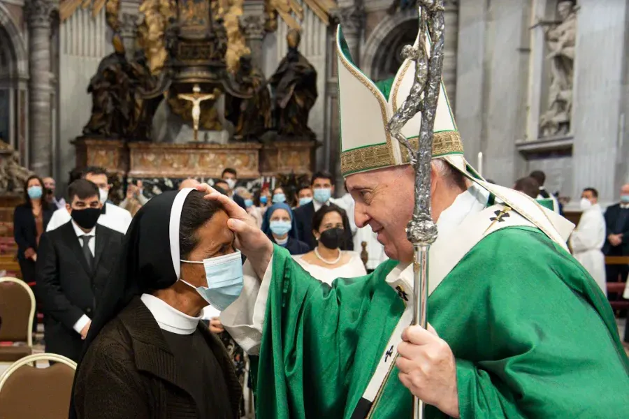 Pope Francis greets the recently freed Sr. Gloria Cecilia Narváez Argoti at the Vatican, Oct. 10, 2021. Vatican Media.