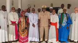 Members of the Joint Catholic Bishops’ Conference of Senegal, Mauritania, Cape-Verde, and Guinea-Bissau (CESMCVGB) with authorities in Kolda, Senegal. Credit: Caritas Senegal