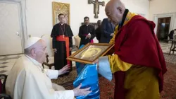 Pope Francis met with an interreligious delegation including leaders of Buddhism in Mongolia on May 28, 2022 | Vatican Media