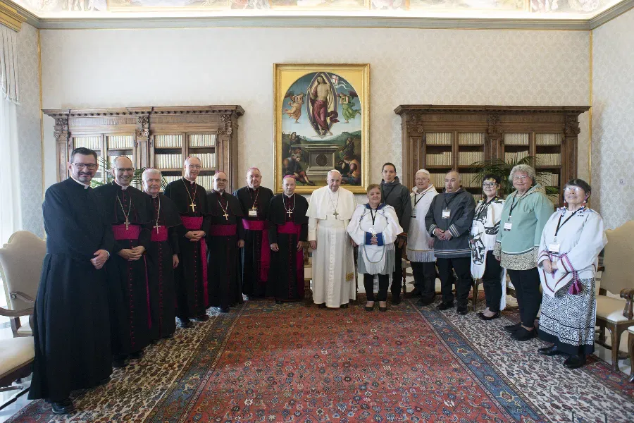 An Inuit delegation from Canada meets Pope Francis at the Vatican, March 28, 2022. Vatican Media.
