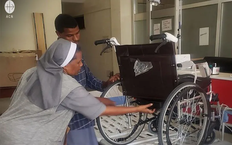 Two hospital-type beds and two wheelchairs for elderly religious sisters in Ethiopia. / Aid to the Church in Need (ACN).