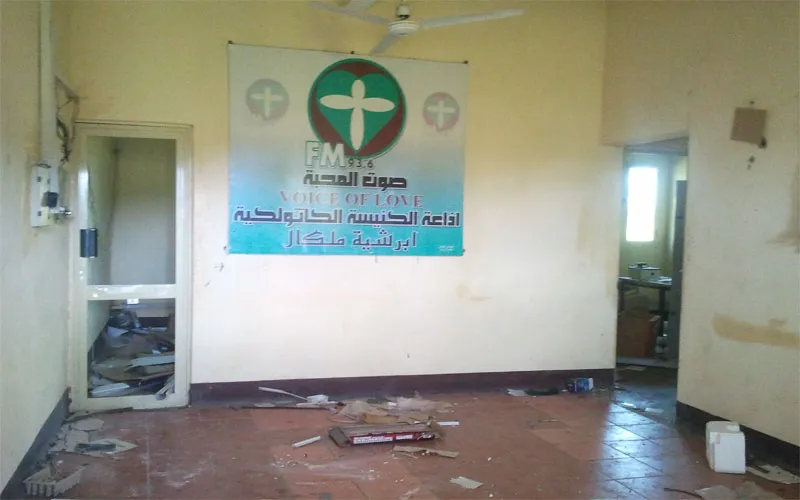 Evidence of vandalism and looting at Sout al Mahaba Radio of the diocese of Malakal, South Sudan. / Sr. Elena Balatti, CMS