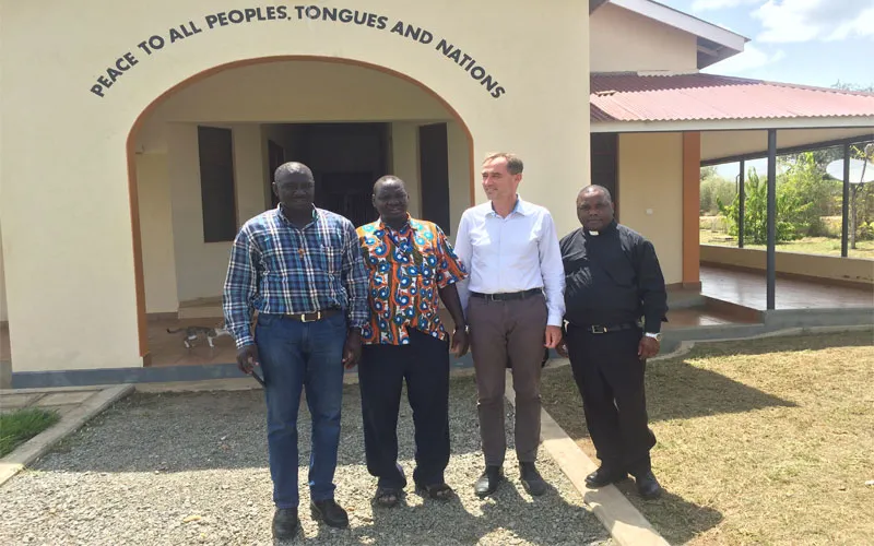Fr. Emmanuel Chimombo (extreme right), Prof. Klaus Vellguth (next) at Good Shepherd Peace Center, Juba, South Sudan / Fr. Emmanuel Chimombo, AMECEA