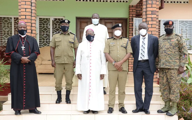 Bishop Emeritus of Uganda's Masaka Diocese, John Baptist Kaggwa with a delegation of the Uganda Police Force who paid him a visit to apologise. / Uganda Police Force/ Facebook