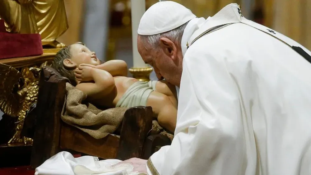 Pope Francis Christmas 2022 Homily God Comes Into The World In Littleness": Pope Francis In Christmas Homily