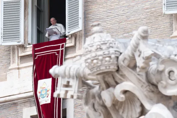 Pope Francis at the Regina Coeli: Mediterranean Migrant Deaths are ‘moment of shame’