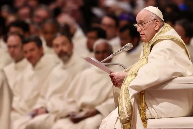 Pope Francis at Easter Vigil: "Rediscover the grace of God’s resurrection within you"