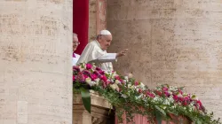 Pope Francis gives his urbi et orbi Easter blessing from the central loggia of St. Peter’s Basilica on March 31, 2024. / Credit: Pablo Esparza/CNA