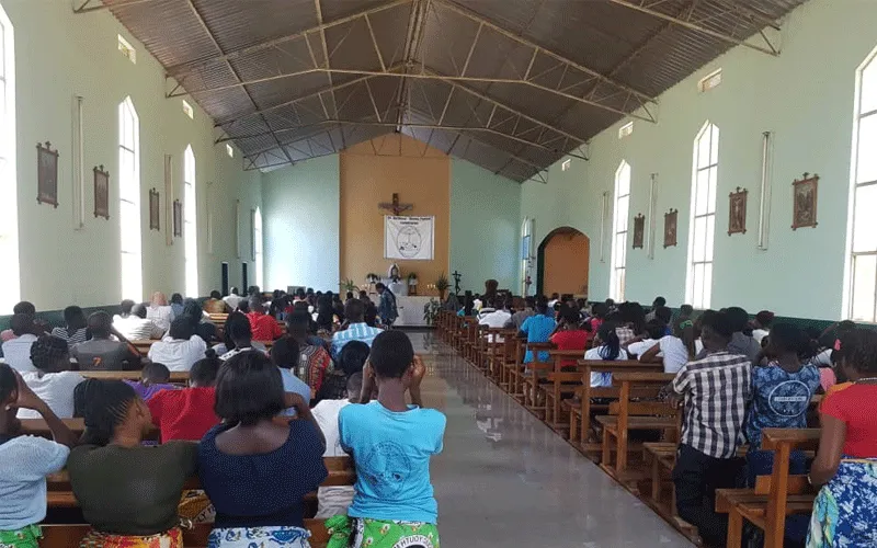Young people during adoration at a youth camp meeting Sioma town, Livingstone diocese, Zambia / Fr. Bruno Hamukali
Youth Chaplain Livingstone diocese
