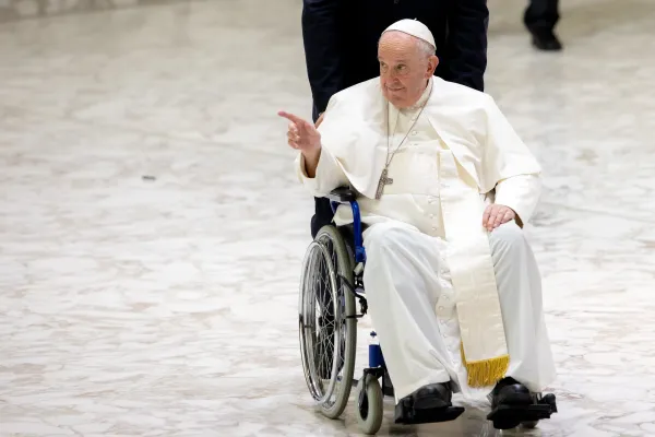 Pope Francis Appoints Nurse as His "personal health care assistant"