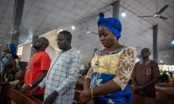 Catholics pray at St. Michael Cathedral in Minna on Nov. 30, 2025. (photo: LIGHT ORIYE TAMUNOTONYE / AFP via Getty Images)