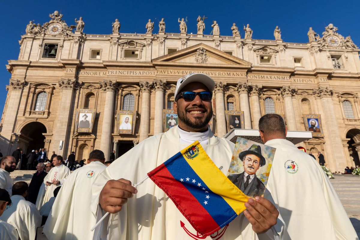 Pope Leo XIV Canonizes Seven New Saints, Including First From Venezuela and Papua New Guinea