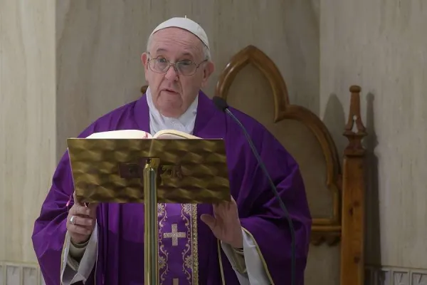 Pope Francis Prays for Pastors amid "drastic measures" to Contain COVID-19