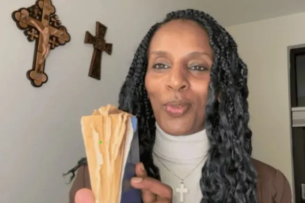 “Prayer was my strength in prison”: Sudanese Woman Who Hid Bible Pages in Hair Shares, Prays for Persecuted People